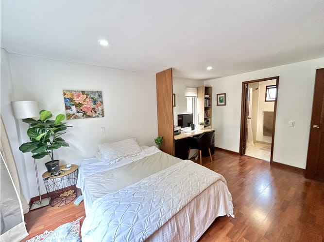 Apartamento de 3 alcobas en venta en Santa Barbara, Bogotá, 135 m² · foto 15 de 21