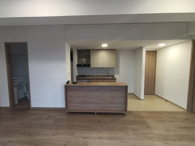 Apartamento de 2 alcobas en arriendo en Centro, Rionegro, 69 m² · foto 3 de 14