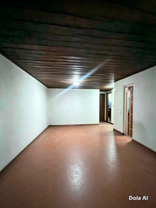 Casa de 5 alcobas en venta en Engativá, Bogotá, 141 m² · foto 2 de 19