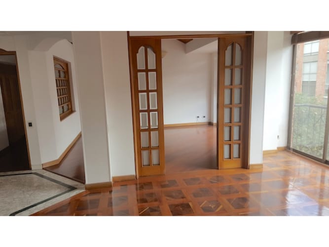 Apartamento de 3 alcobas en venta en Chico Norte, Bogotá, 147 m² · foto 4 de 24