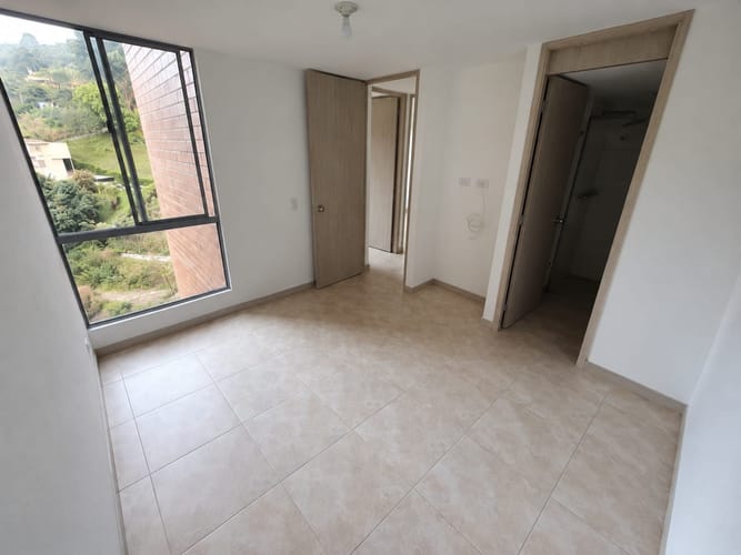 Apartamento de 3 alcobas en venta en La Cuenca, Envigado, 64 m² · foto 2 de 12