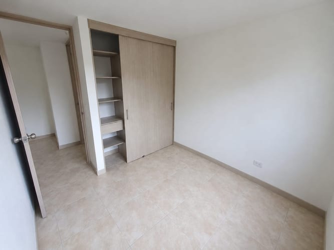 Apartamento de 3 alcobas en venta en La Cuenca, Envigado, 64 m² · foto 10 de 12