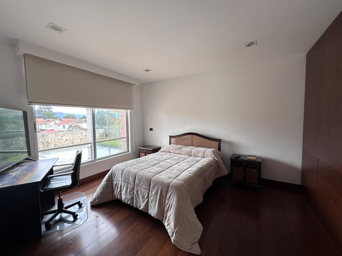 Casa de 5 alcobas en arriendo en San Jose De Bavaria, Bogotá, 450 m² · foto 8 de 24
