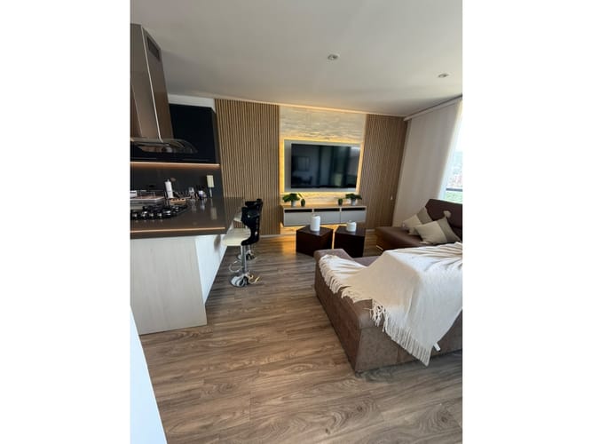 Apartamento de 3 alcobas en arriendo en Milla De Oro, Medellín, 180 m² · foto 3 de 16