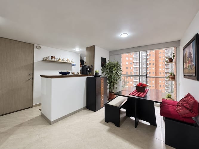 Apartamento de 3 alcobas en venta en La Cuenca, Envigado, 64 m² · foto 2 de 12