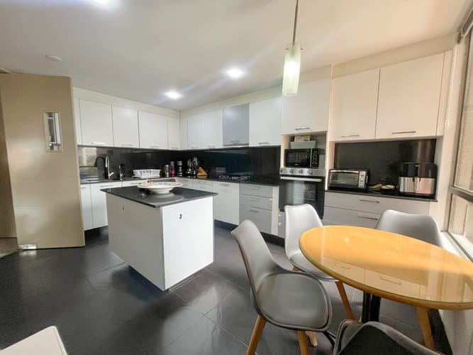 Apartamento de 3 alcobas en venta en Colina Campestre, Bogotá, 168 m² · foto 9 de 13