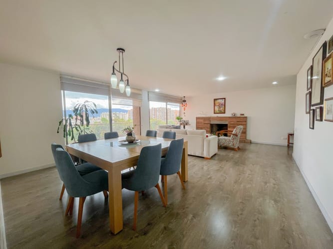 Apartamento de 3 alcobas en venta en Colina Campestre, Bogotá, 168 m² · foto 2 de 13