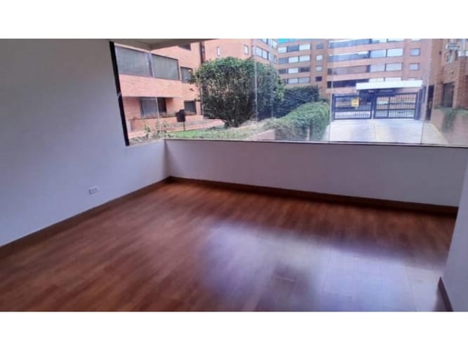 Apartamento de 3 alcobas en venta en Santa Barbara, Bogotá, 136 m² · foto 19 de 24