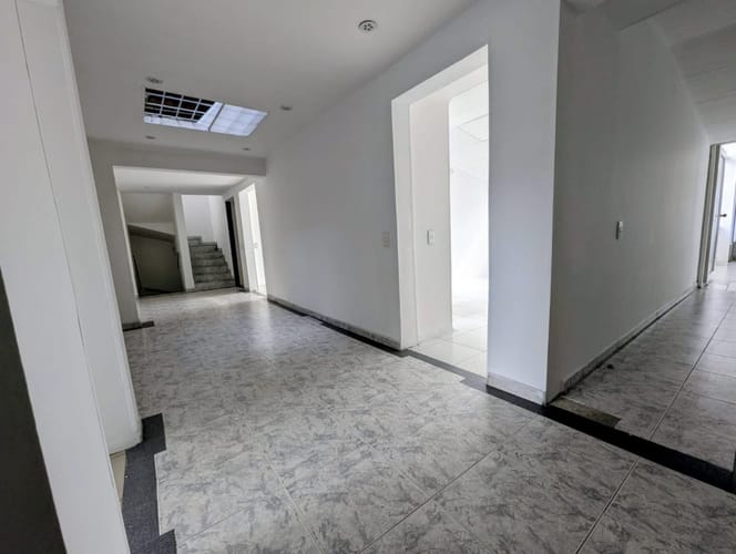 Casa de 6 alcobas en venta en Niza Suba, Bogotá, 354 m² · foto 13 de 24