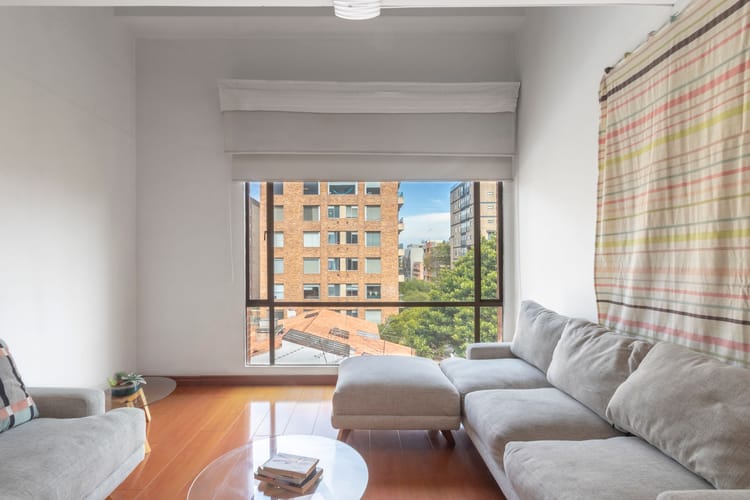 Apartamento de 1 alcoba en venta en Chicó Reservado, Bogotá, 61 m² · foto 3 de 19