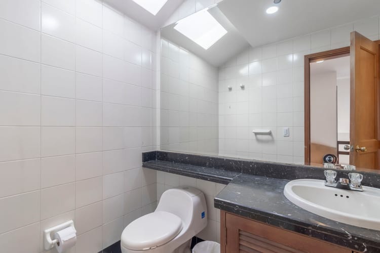 Apartamento de 1 alcoba en venta en Chicó Reservado, Bogotá, 61 m² · foto 12 de 19