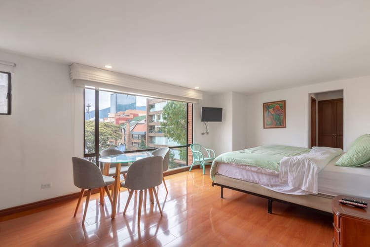 Apartamento de 1 alcoba en venta en Chicó Reservado, Bogotá, 38 m² · foto 2 de 13
