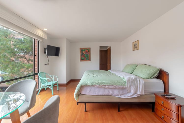 Apartamento de 1 alcoba en venta en Chicó Reservado, Bogotá, 38 m² · foto 3 de 13