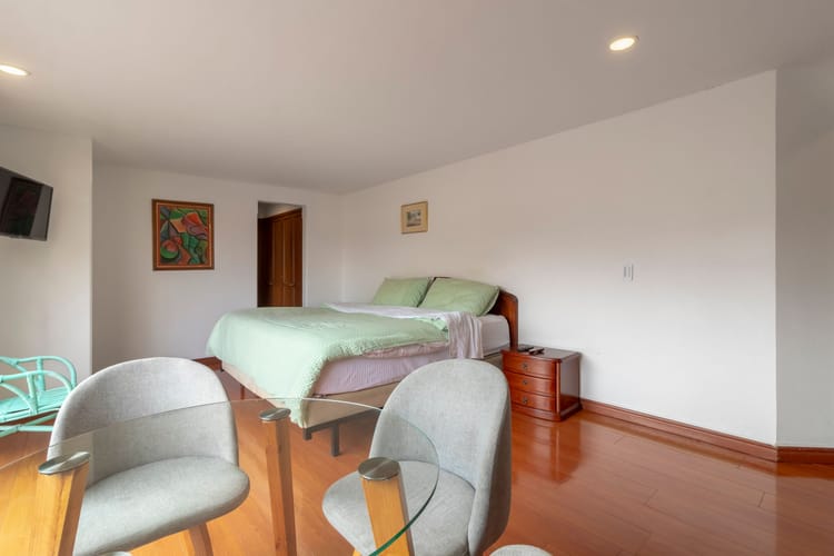 Apartamento de 1 alcoba en venta en Chicó Reservado, Bogotá, 38 m² · foto 4 de 13
