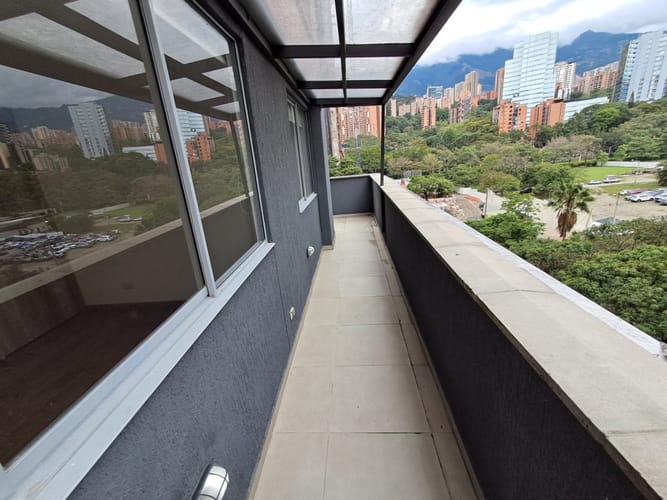 Apartamento de 2 alcobas en arriendo en Ciudad Del Río, Medellín, 116 m² · foto 7 de 20
