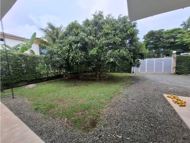 Casa de 3 alcobas en venta en La Morada, Jamundí, 320 m² · foto 2 de 24