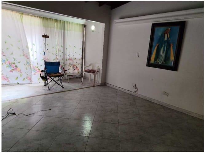 Casa de 3 alcobas en venta en Belén, Medellín, 151 m² · foto 1 de 13