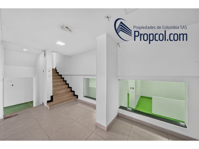 Casa en venta en Niza, Bogotá, 435 m² · foto 5 de 17
