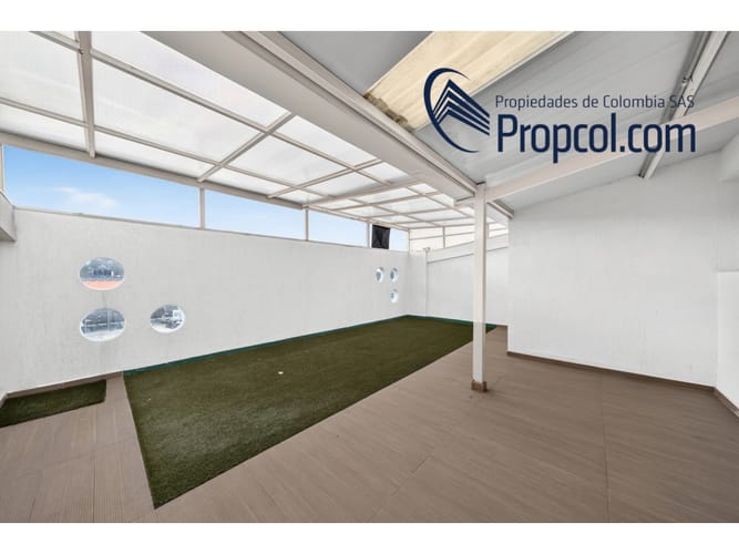 Casa en venta en Niza, Bogotá, 435 m² · foto 17 de 17