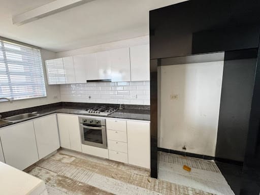 Apartamento de 2 alcobas en arriendo en El Tesoro, Medellín, 110 m² · foto 4 de 20