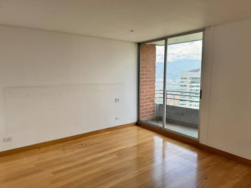 Apartamento de 2 alcobas en arriendo en El Tesoro, Medellín, 110 m² · foto 9 de 20
