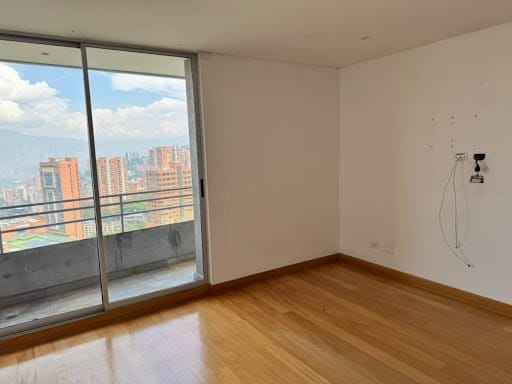Apartamento de 2 alcobas en arriendo en El Tesoro, Medellín, 110 m² · foto 10 de 20