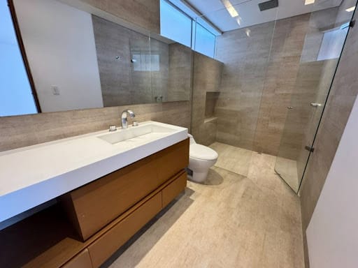 Apartamento de 2 alcobas en arriendo en El Tesoro, Medellín, 110 m² · foto 12 de 20