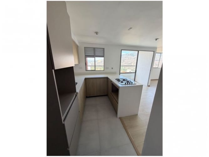 Apartamento de 2 alcobas en venta en Altamira, Medellín, 77 m² · foto 3 de 20