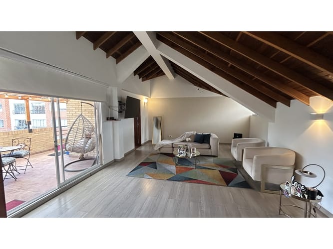 Casa de 4 alcobas en venta en El Estadio, Chía, 300 m² · foto 2 de 24