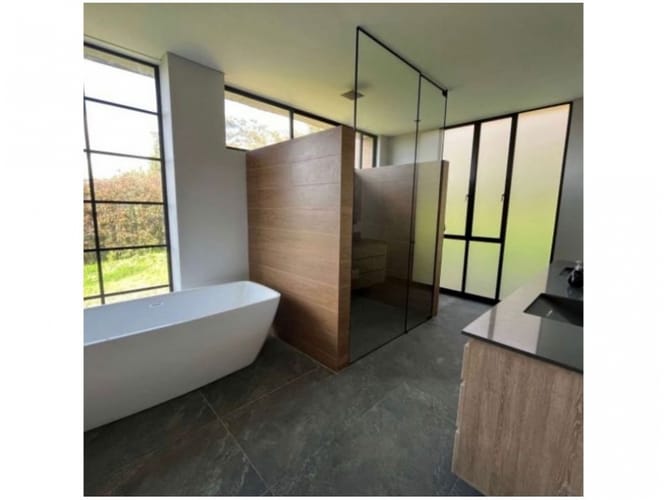 Casa de 4 alcobas en venta en Las Palmas, Envigado, 350 m² · foto 2 de 13