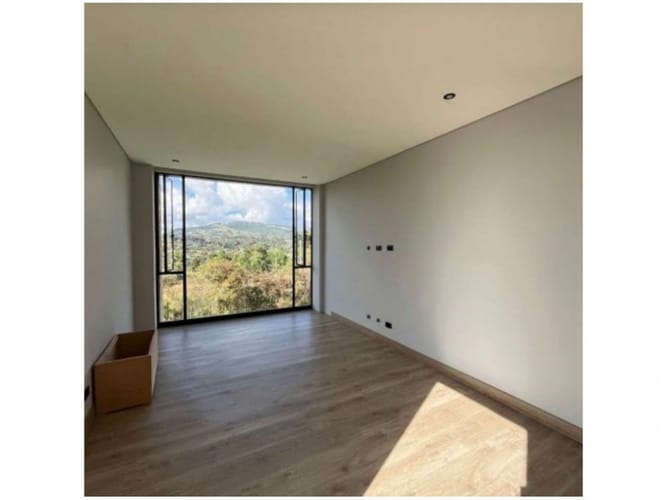 Casa de 4 alcobas en venta en Las Palmas, Envigado, 350 m² · foto 4 de 13