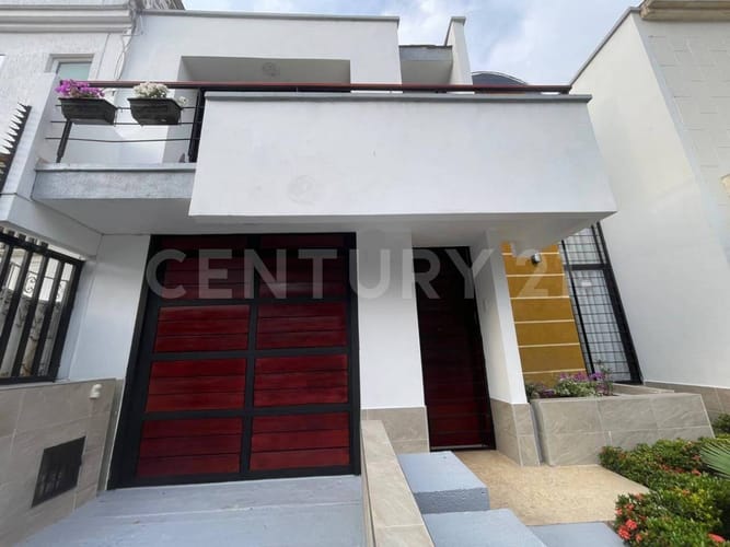 Casa de 7 alcobas en venta en El Ingenio, Cali, 370 m² · foto 1 de 24