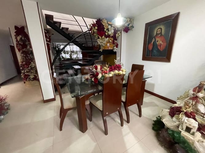 Casa de 7 alcobas en venta en El Ingenio, Cali, 370 m² · foto 8 de 24