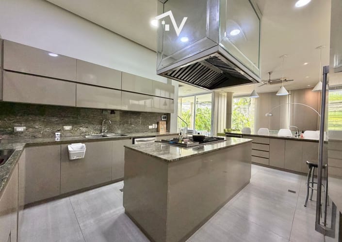 Casa de 8 alcobas en venta en El Poblado, Barranquilla, 990 m² · foto 9 de 24