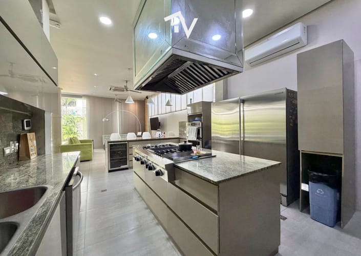 Casa de 8 alcobas en venta en El Poblado, Barranquilla, 990 m² · foto 10 de 24
