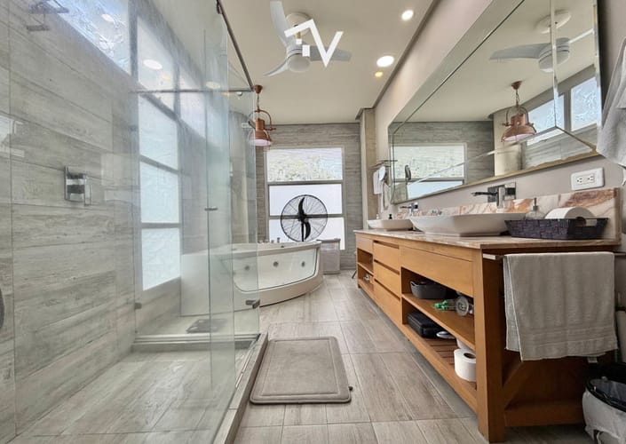 Casa de 8 alcobas en venta en El Poblado, Barranquilla, 990 m² · foto 18 de 24
