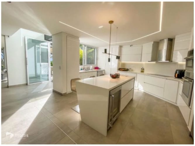 Casa de 4 alcobas en venta en Las Palmas, Medellín, 730 m² · foto 3 de 18