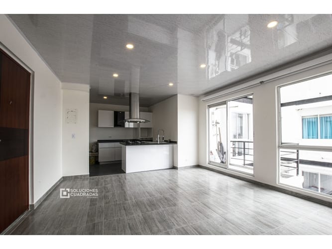 Apartamento de 2 alcobas en venta en Casablanca Suba, Bogotá, 76 m² · foto 3 de 9