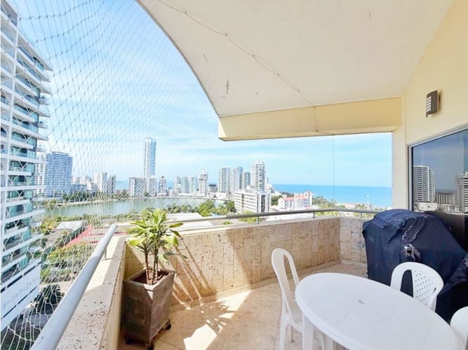 Apartamento de 3 alcobas en venta en Bocagrande, Cartagena, 227 m² · foto 1 de 22