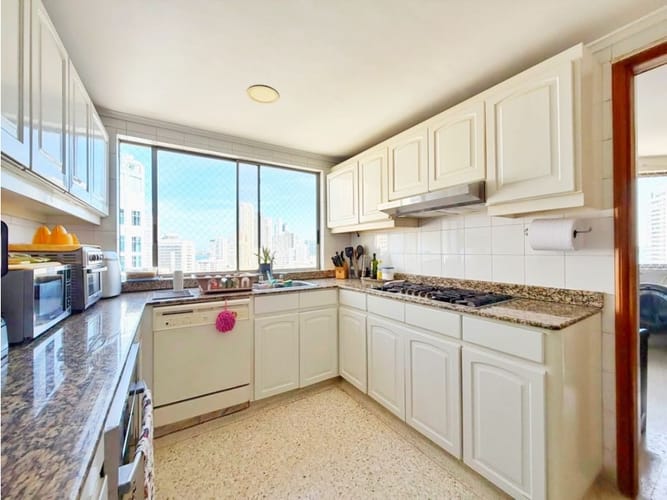 Apartamento de 3 alcobas en venta en Bocagrande, Cartagena, 227 m² · foto 12 de 22