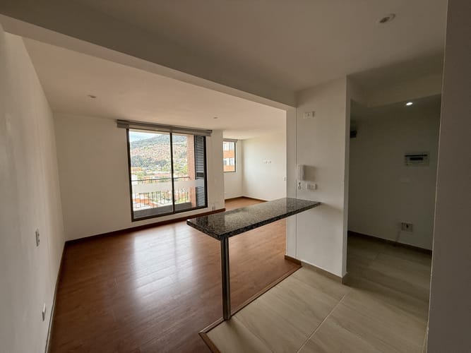 Apartamento de 2 alcobas en venta en El Redil, Bogotá, 59 m² · foto 2 de 24