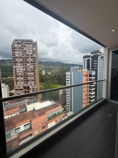 Apartamento de 4 alcobas en venta en Cabecera Del Llano, Bucaramanga, 186 m² · foto 3 de 24