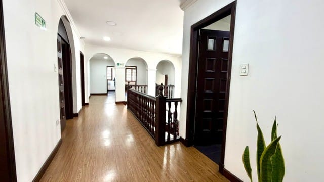 Casa de 15 alcobas en arriendo en Cataluna, Bogotá, 602 m² · foto 8 de 24