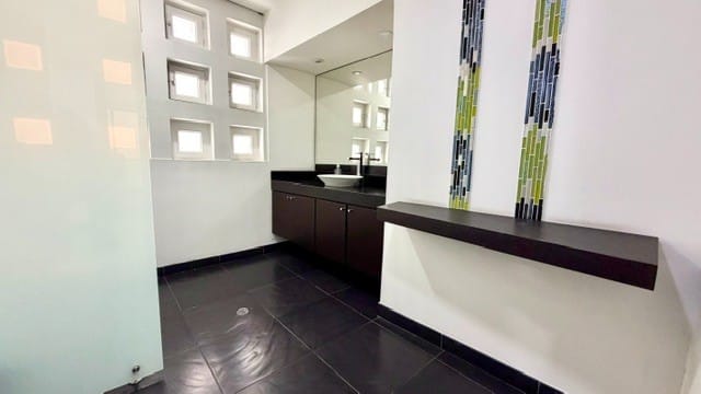 Casa de 15 alcobas en arriendo en Cataluna, Bogotá, 602 m² · foto 4 de 24
