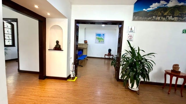 Casa de 15 alcobas en arriendo en Cataluna, Bogotá, 602 m² · foto 23 de 24