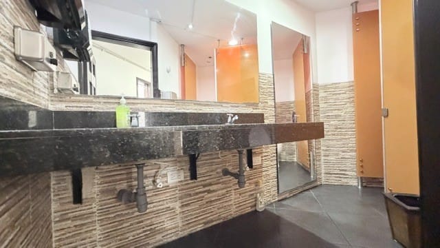 Casa de 15 alcobas en arriendo en Cataluna, Bogotá, 602 m² · foto 7 de 24