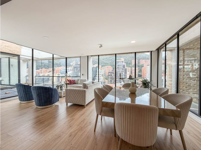 Apartamento de 3 alcobas en venta en Santa Barbara, Bogotá, 176 m² · foto 2 de 24