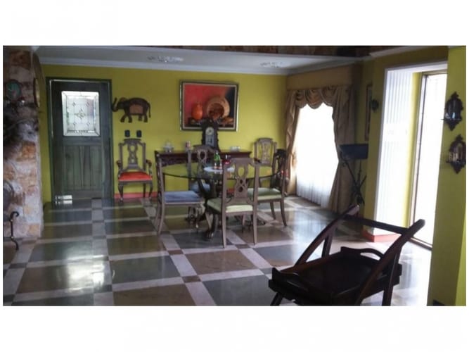 Casa de 6 alcobas en venta en Las Palmas, Medellín, 500 m² · foto 4 de 9