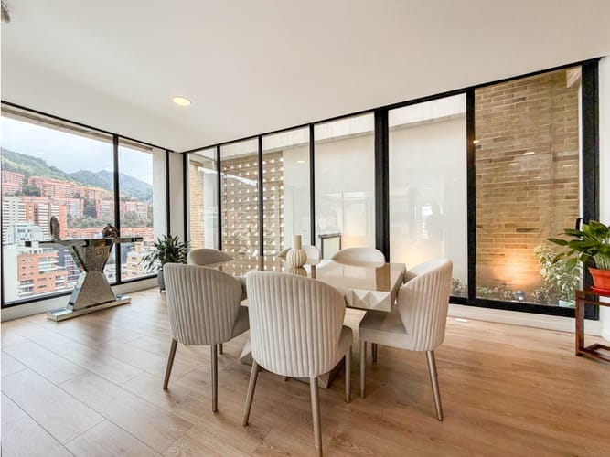 Apartamento de 3 alcobas en venta en Santa Barbara, Bogotá, 176 m² · foto 4 de 24