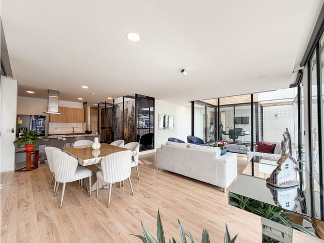Apartamento de 3 alcobas en venta en Santa Barbara, Bogotá, 176 m² · foto 5 de 24